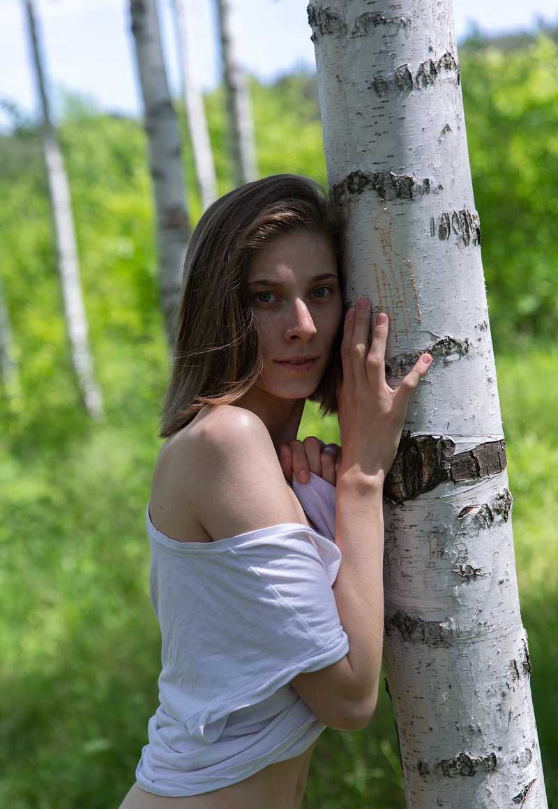 Амина, 19